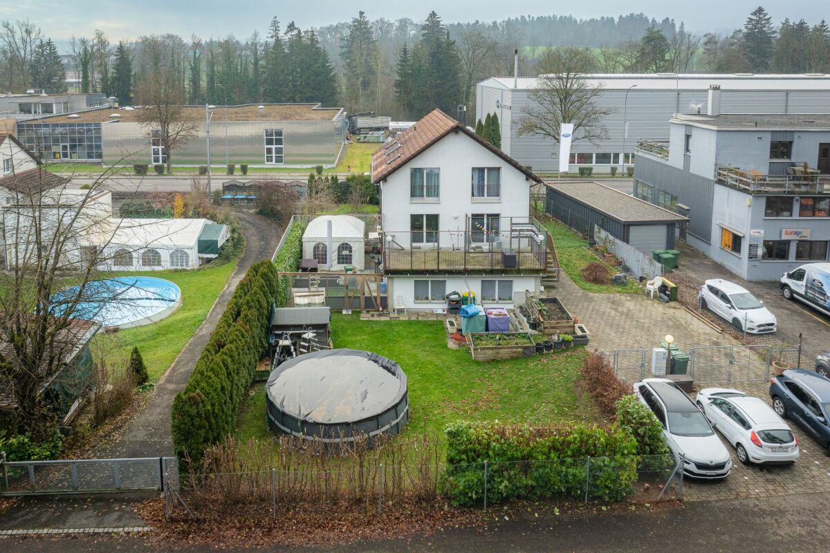 5.5-Zimmer Einfamilienhaus mit Einliegerwohnung und grosszügigem Gartenumschwung