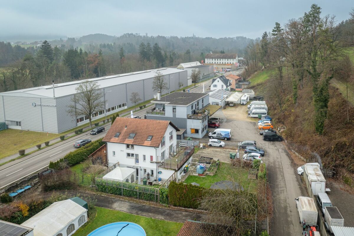 5.5-Zimmer Einfamilienhaus mit Einliegerwohnung und grosszügigem Gartenumschwung