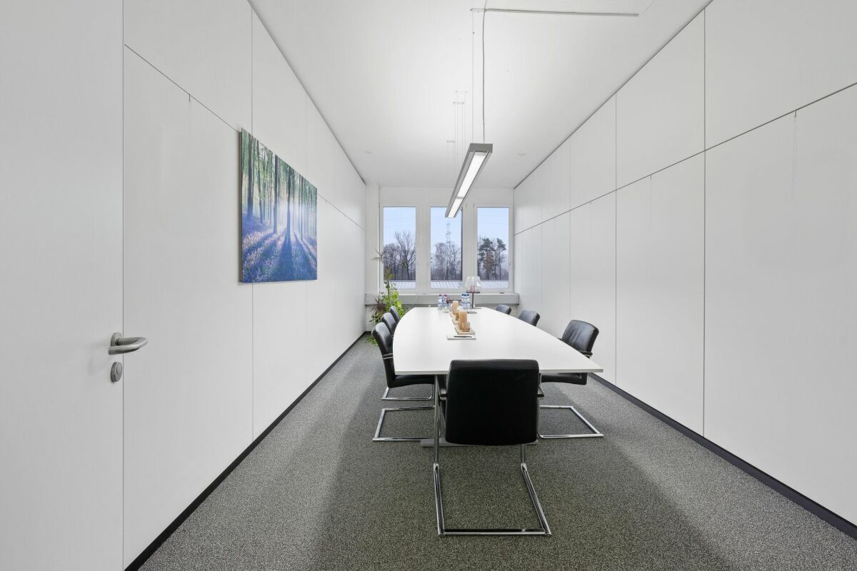 ideal für Büro, Praxis, Atelier - Geschäftsflächen mit 281-334 m²