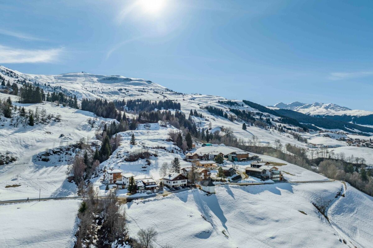 Idyllisches, modernes Ferienhaus mit Ski-In und Ski-Out